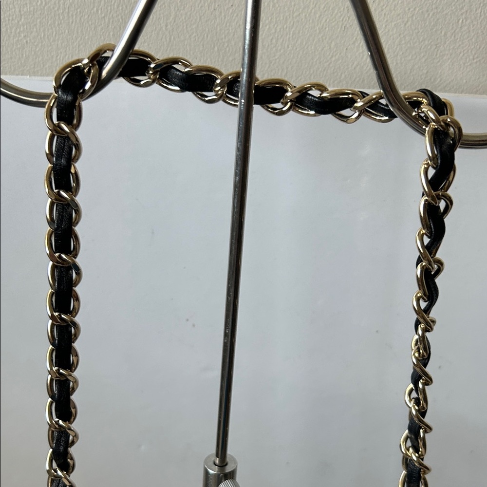 Danier Black Quilted Shoulder Bag with Gold Chain - Picture 7 of 16